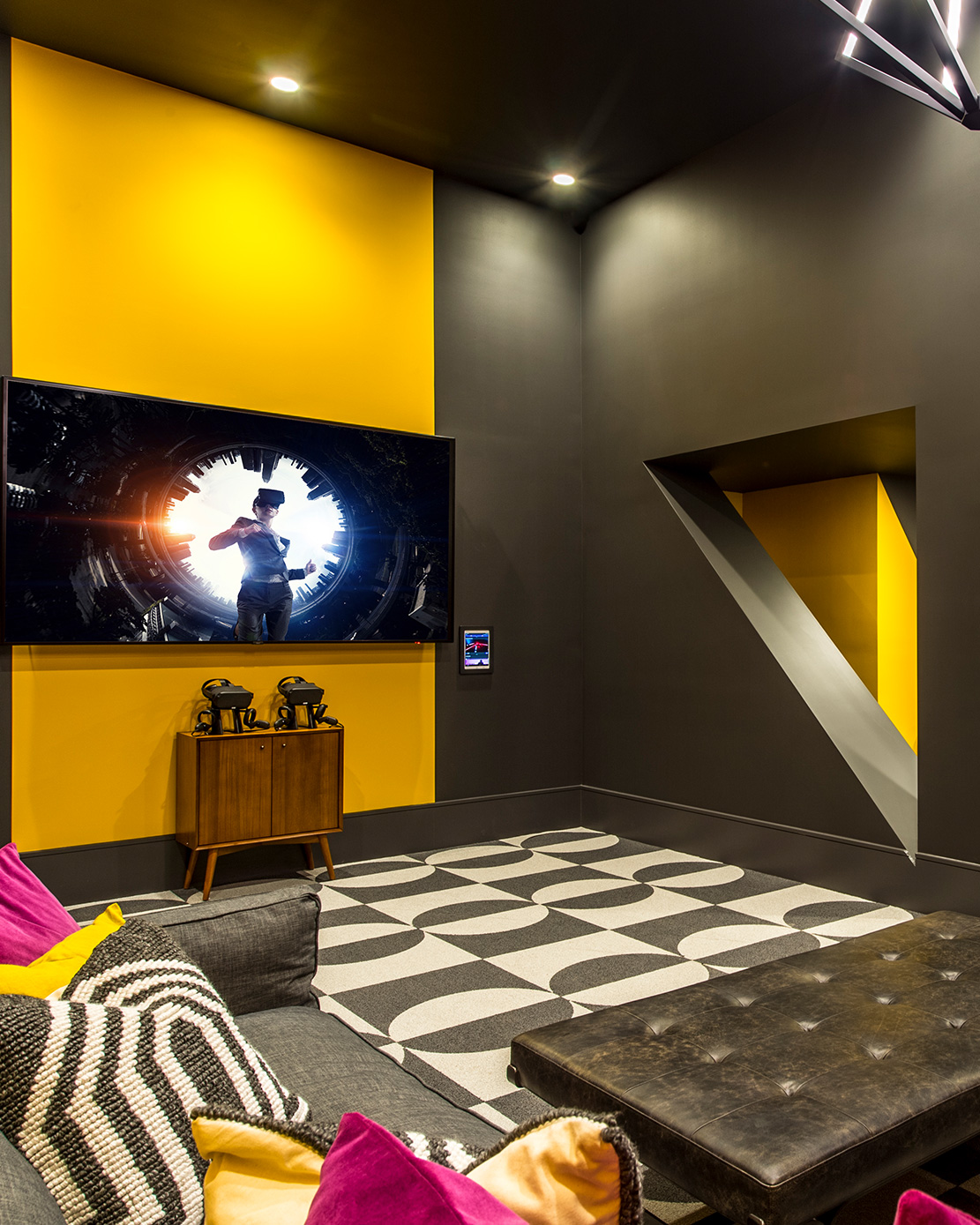 Virtual reality game room at Halstead Salem Station